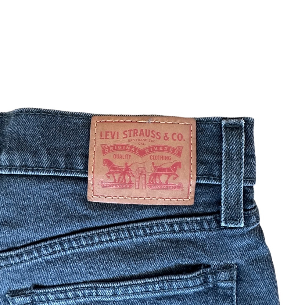 Levi’s button up short dark gray washed black denim shorts - Picture 3 of 6